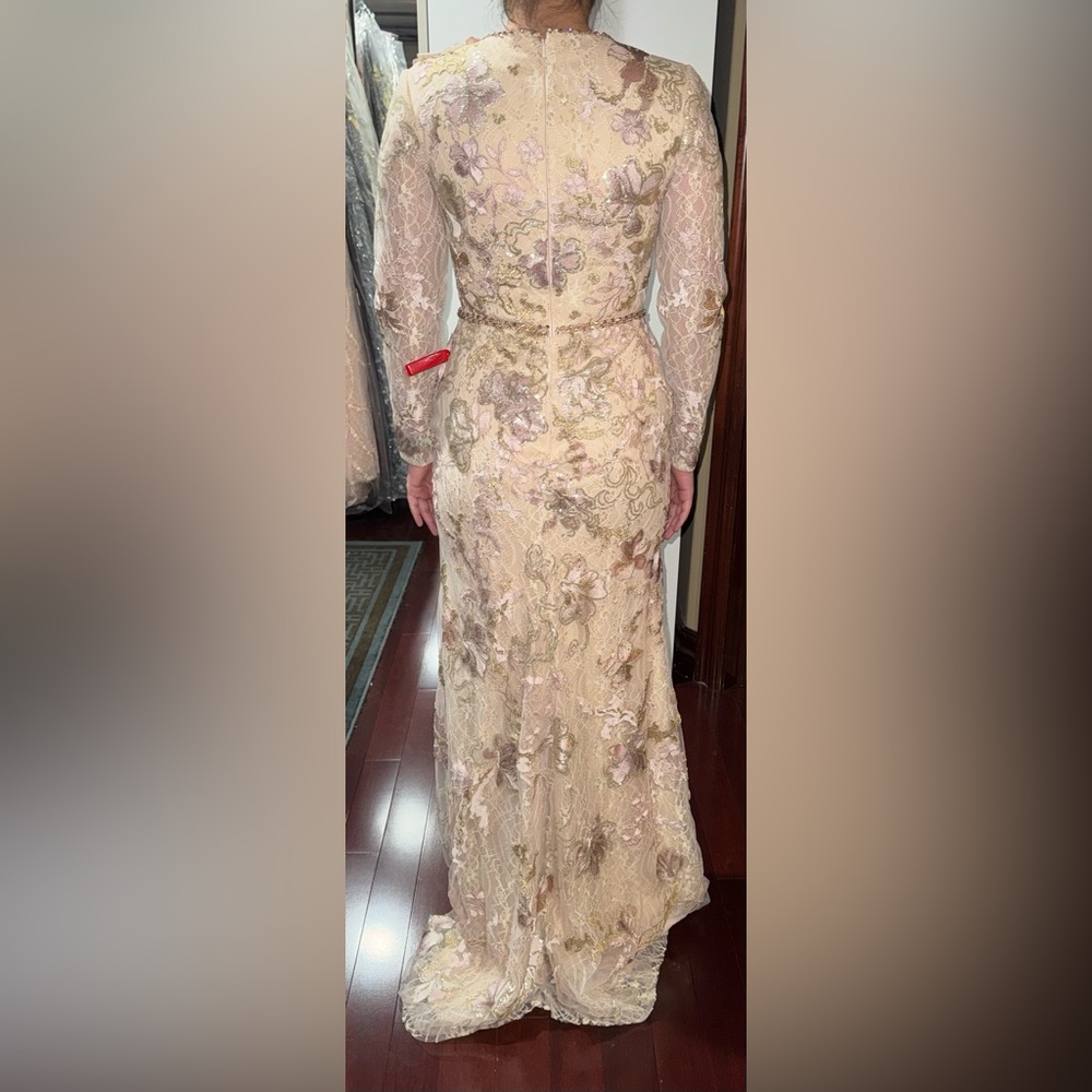 Floral embroidered lace trumpet gown - Picture 11 of 11